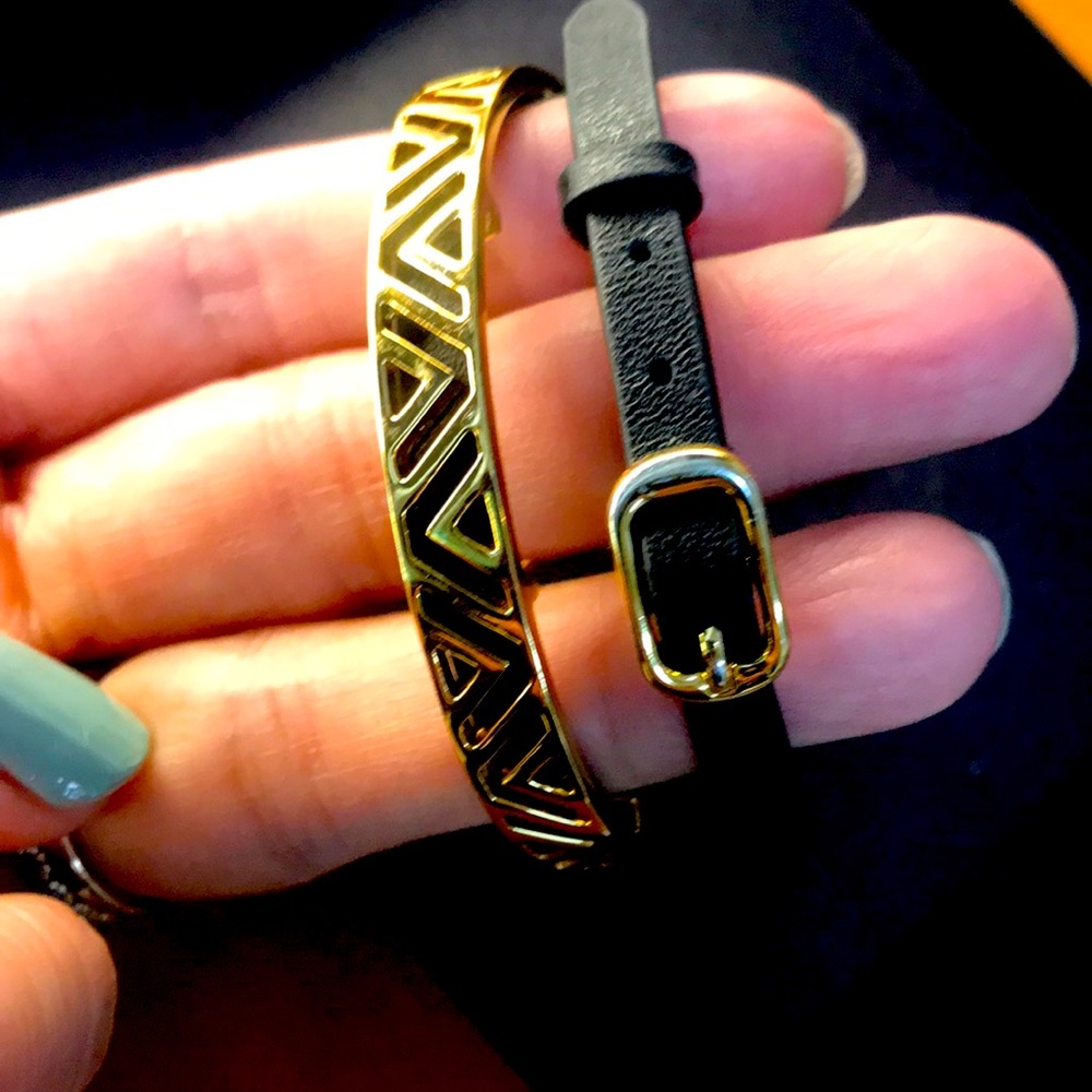 Leather cuff bracelet black & gold